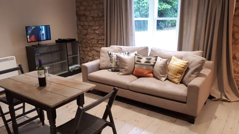Duplex Apartment  | Living area | 20-inch LCD TV with digital channels, TV
