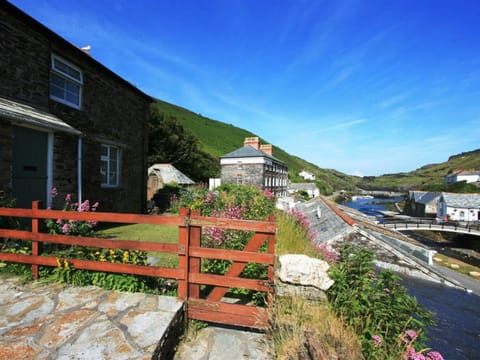 Front garden with views