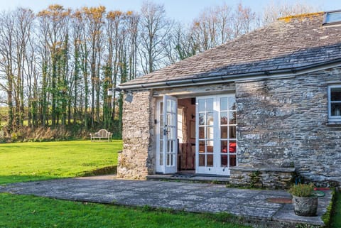 Lamellyon Roundhouse