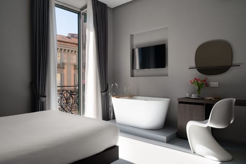 Deluxe Double Room, Balcony, City View | Egyptian cotton sheets, premium bedding, down comforters, pillowtop beds