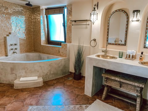 Double Room, Garden View | Bathroom sink