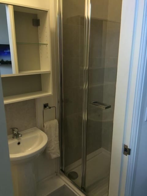 Spacious Ensuite Room | Bathroom | Free toiletries, hair dryer, towels