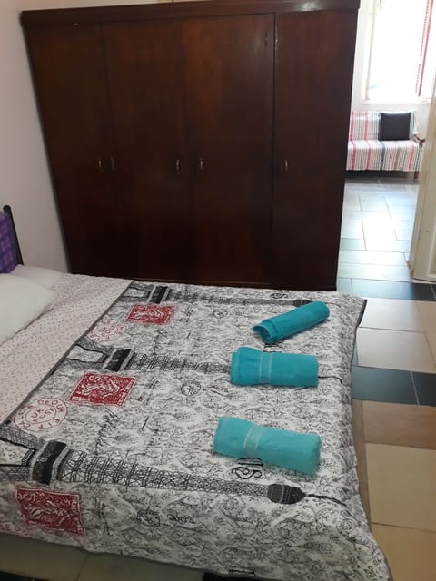 Basic House | Iron/ironing board, cribs/infant beds, free WiFi, bed sheets