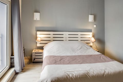 Desk, iron/ironing board, rollaway beds, free WiFi