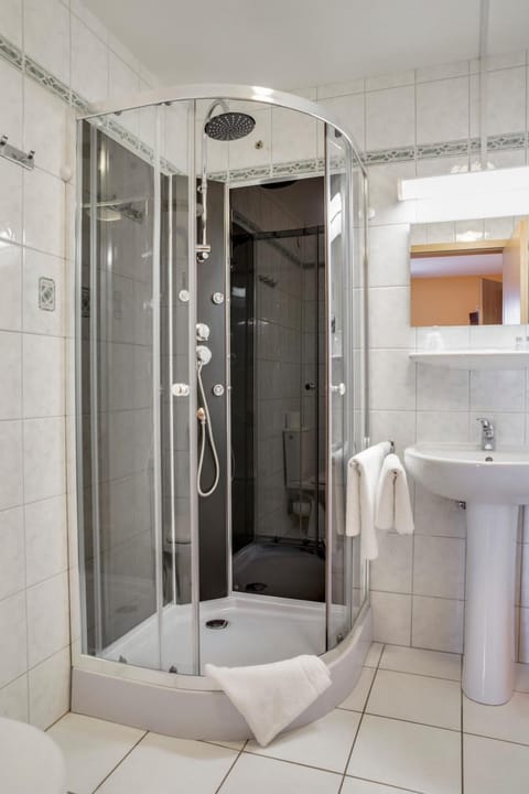 Free toiletries, hair dryer, towels