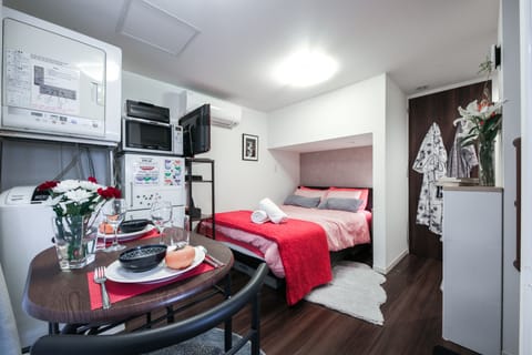 Everything you need—dining, sleeping, and amenities—all in a smart, self-contained layout
