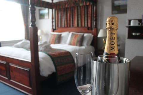 Double Room with Four Poster Bed | WiFi (free), bed sheets
