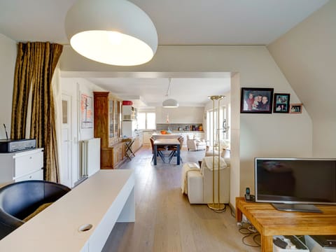 Large luxurious and south-facing apartement - 50 m from the beach of De Haan Apartment in De Haan