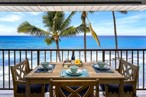 Lanai Dining