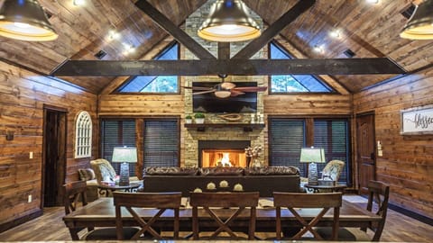 Great Room, Wood Burning Fireplace, TV,  and High-End Amenities 