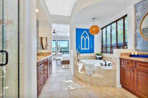 Master Bedroom En Suite Bathroom, dual sinks & jacuzzi tub