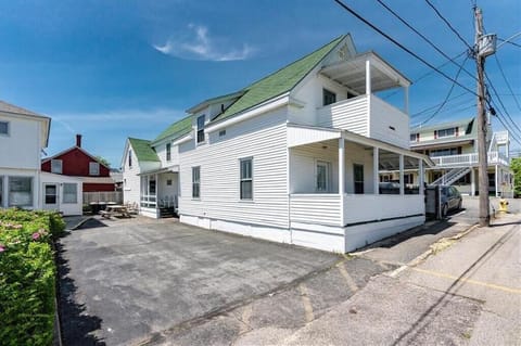 See the private deck on with views of the ocean!