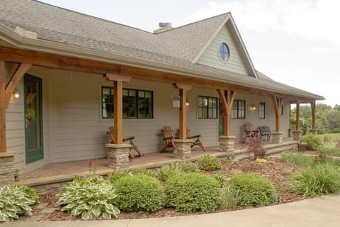 Whitetail Ridge Lodge