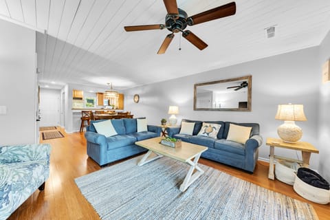 Welcome to 2406 Racquet Club Villa.