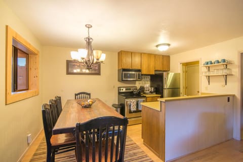 Dining/kitchen area