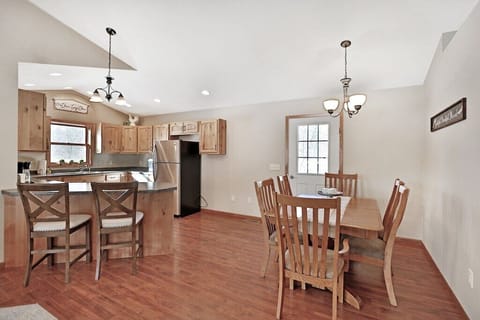 Kitchen and breakfast bar