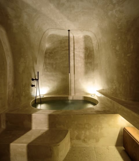 Deluxe Suite, 2 Bedrooms | Bathroom | Separate tub and shower, rainfall showerhead, free toiletries