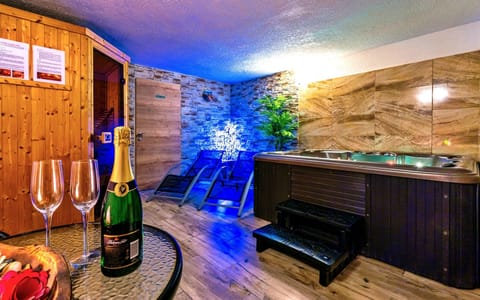 Indoor spa tub
