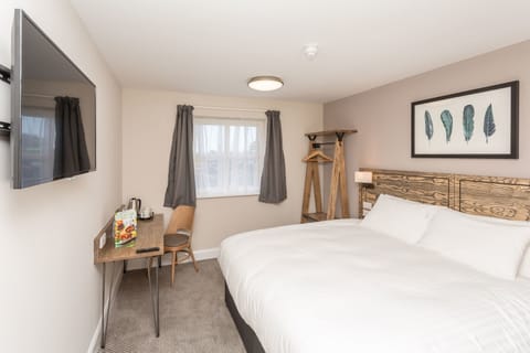 Double Room | 1 bedroom, desk, iron/ironing board, free WiFi