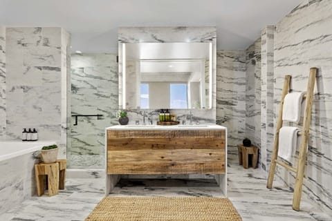 Canyon House | Bathroom | Deep soaking tub, designer toiletries, hair dryer, bathrobes