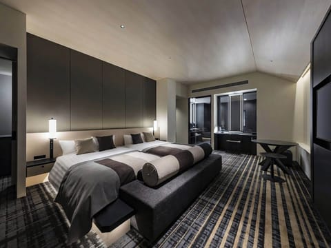 Executive Twin Room | 1 bedroom, in-room safe, blackout drapes, iron/ironing board