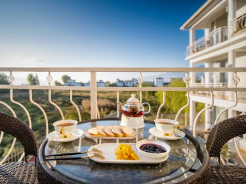 Free daily local cuisine breakfast