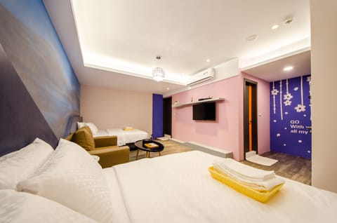 Standard Quadruple Room, Bathtub | Desk, blackout drapes, soundproofing, free WiFi