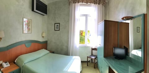 In-room safe, individually furnished, desk, iron/ironing board