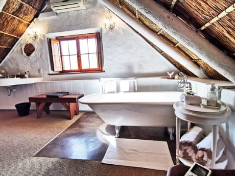 Classic Quarters | Bathroom | Rainfall showerhead, free toiletries, hair dryer, slippers