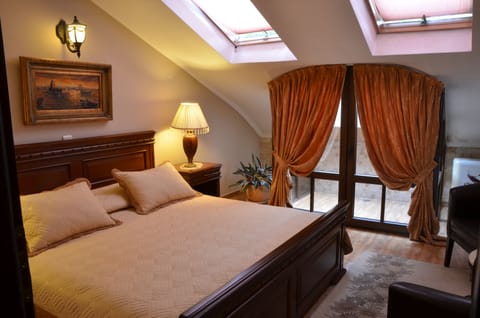 Suite | Minibar, individually decorated, individually furnished, desk