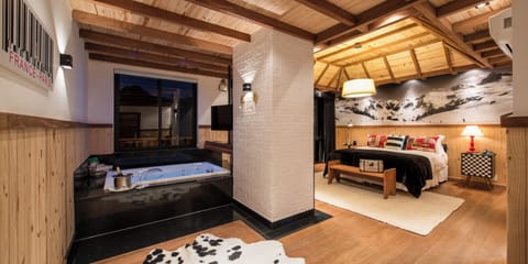 Deluxe Room | Egyptian cotton sheets, minibar, in-room safe, individually decorated