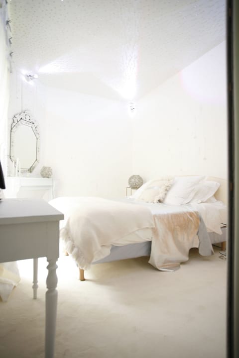 1 bedroom, premium bedding, in-room safe, free WiFi