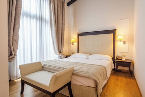 Double Room | Hypo-allergenic bedding, minibar, in-room safe, desk