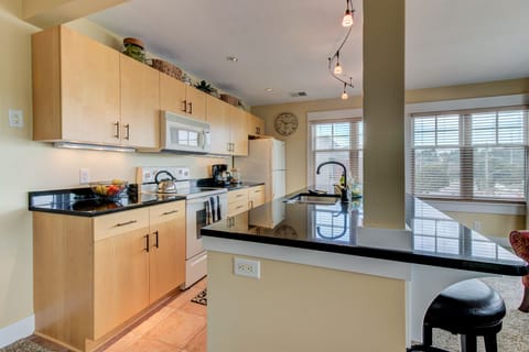 Everything you need to enjoy your stay in this immaculate, well-maintained condo