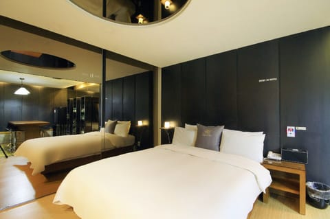 Theme Room - BAR,  Styler in room, Smoking/Non smoking will be assigned upon check-in | Desk, free WiFi, bed sheets