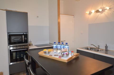 Apartment, 3 Bedrooms (Le QUATRE) | Private kitchen | Highchair