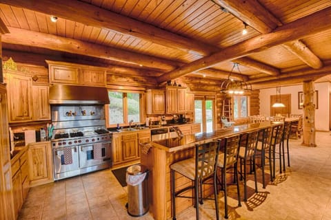 Breakfast Bar with Chairs