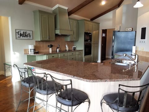 Fully furnished kitchen