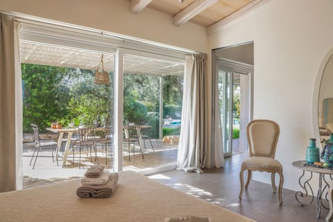 Villa, 4 Bedrooms | 4 bedrooms, iron/ironing board, cribs/infant beds, free WiFi