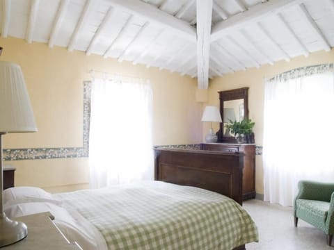 Apartment for 8 people | Cribs/infant beds, rollaway beds