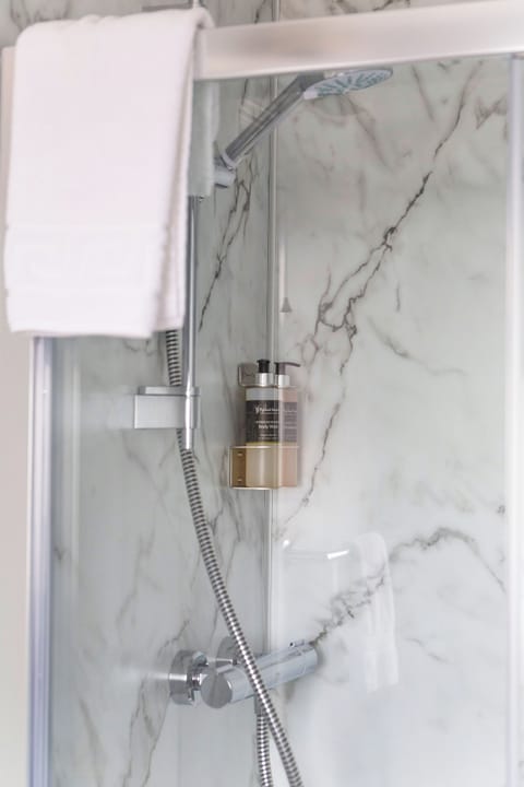 Standard Double Room Single Use, 1 Double Bed | Bathroom | Hair dryer, towels, soap, toilet paper