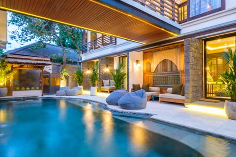 Outdoor pool, sun loungers