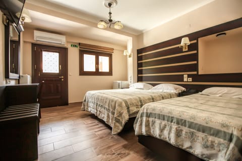 Economy Double Room | 1 bedroom, Egyptian cotton sheets, premium bedding, Tempur-Pedic beds