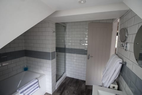 Suite, Ensuite (Fromehall) | Bathroom