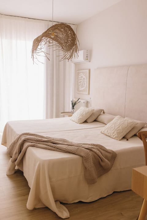 Superior Room | Desk, blackout drapes, free WiFi, bed sheets