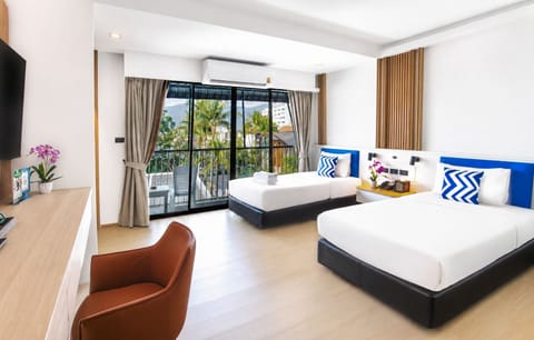 Deluxe Twin Balcony | Premium bedding, pillowtop beds, in-room safe, desk