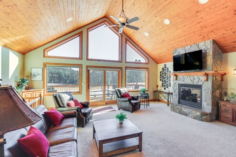Keystone Vacation Rental | 4BR | 3.5BA | 2,938 Sq Ft | Steps to Enter