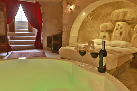Honeymoon Room | Bathroom | Shower, rainfall showerhead, designer toiletries, hair dryer