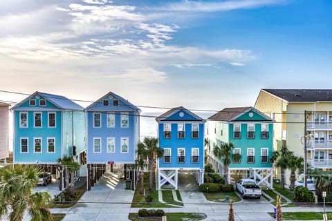 View of ocean to the horizon. Lovely sunrises; hear waves crashing night.