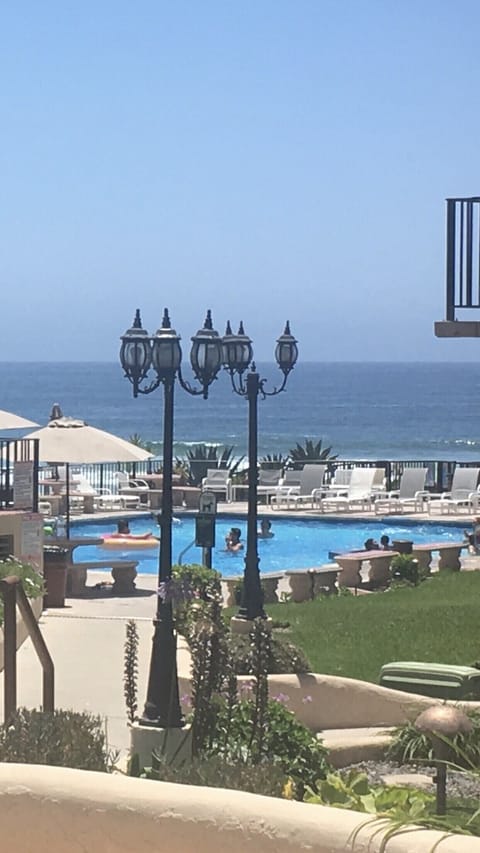 Huge pool on the beach and spa.no gym
